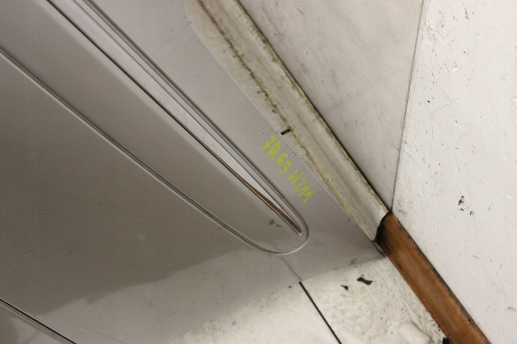 фото №14, Бампер задняя задний mercedes w211 kombi 2002r- 744