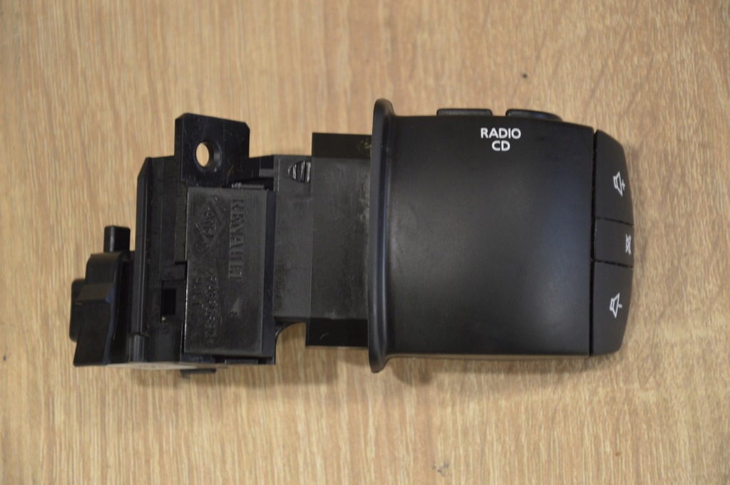 фото №1, Pilot панель перемикач радіо renault laguna iii