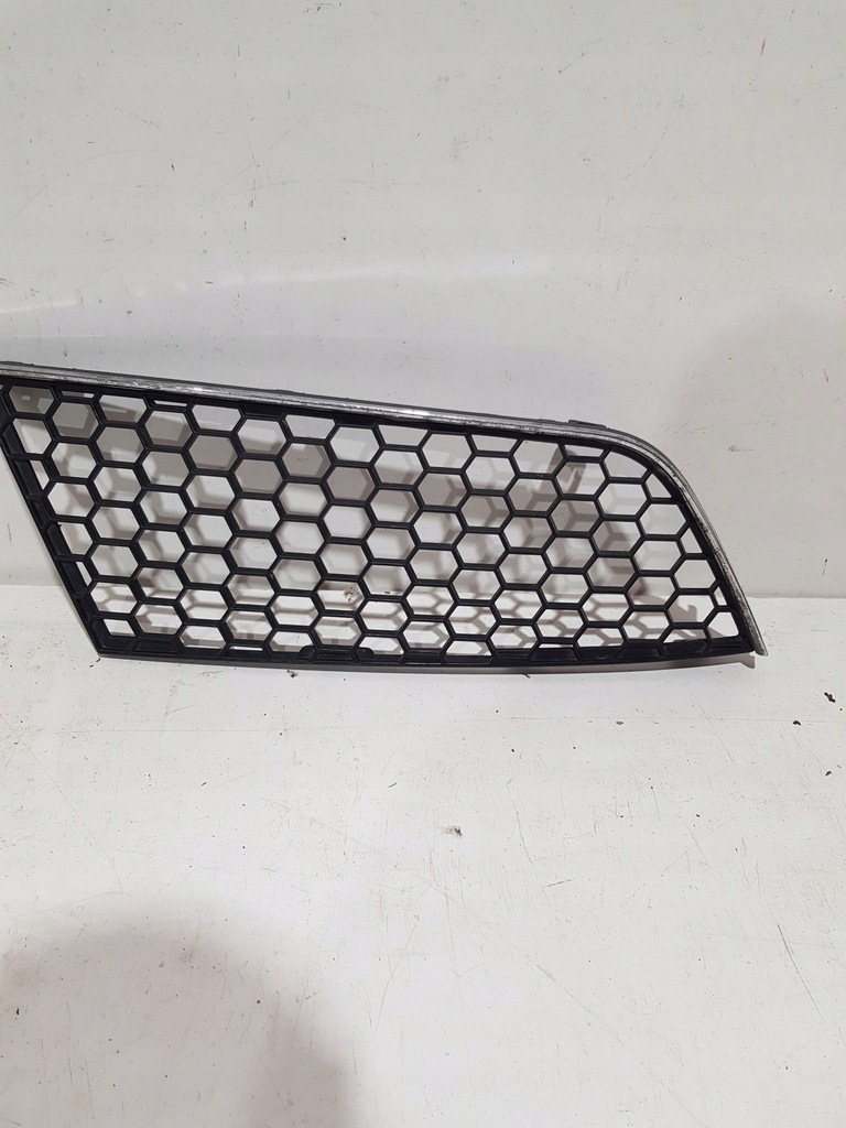 фото №1, Alfa romeo mito 2010 перед сторона права решітка радіатора радіатора / решітка радіатора