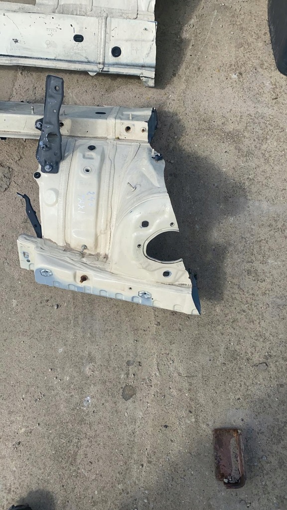 фото №2, Mercedes b w246 подкрылок лонжерон l r