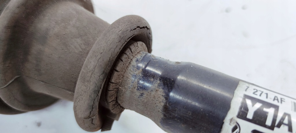 Приводной вал левая или правая перед audi a4 b8 a5 8t рестайлинг  8k0407271af 2 в Украине