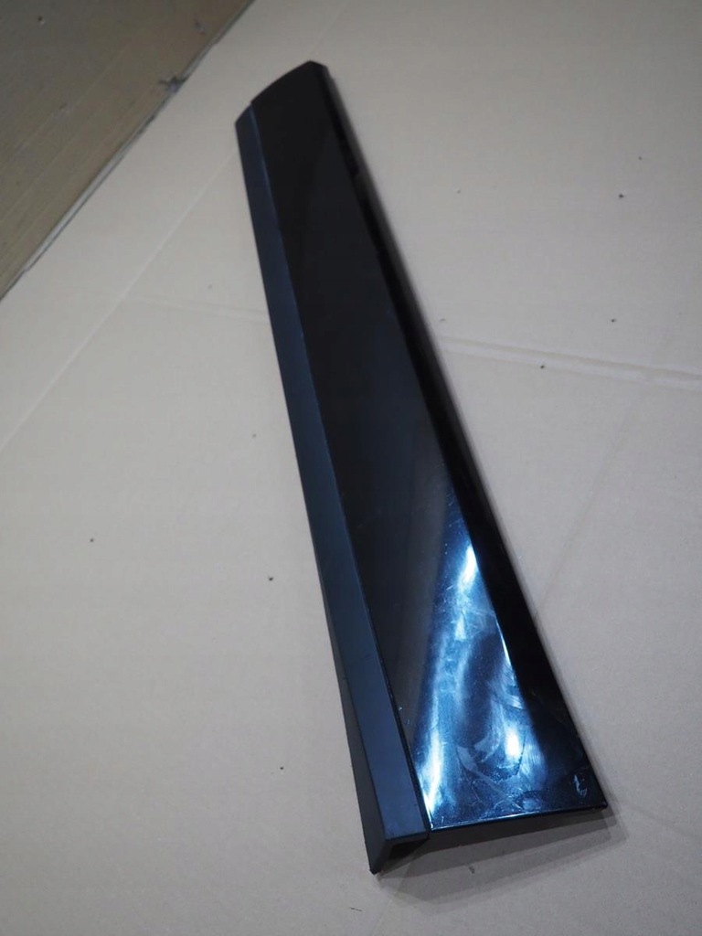 фото №16, Jaguar e-pace молдинг двері права перед ładna