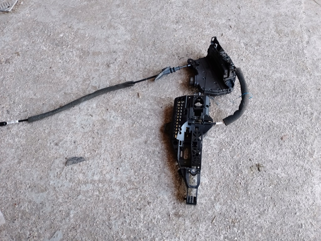 фото №1, Замок передний clio 4