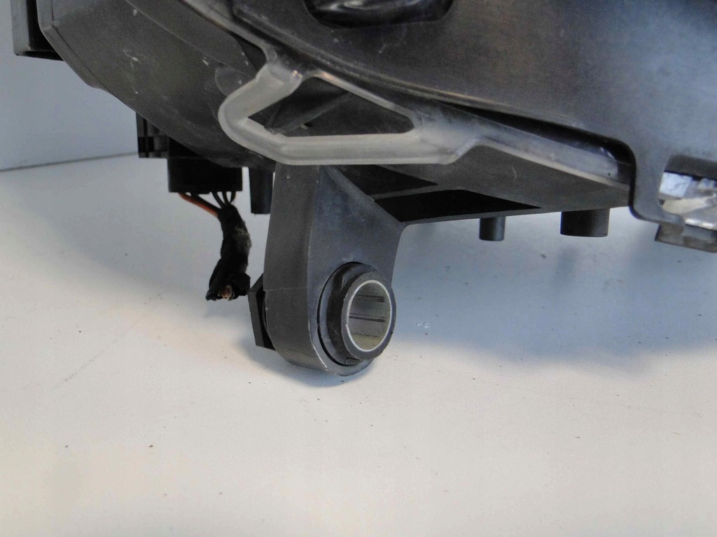 фото №7, Mercedes r klasa w251 251 лампа правая линза h7