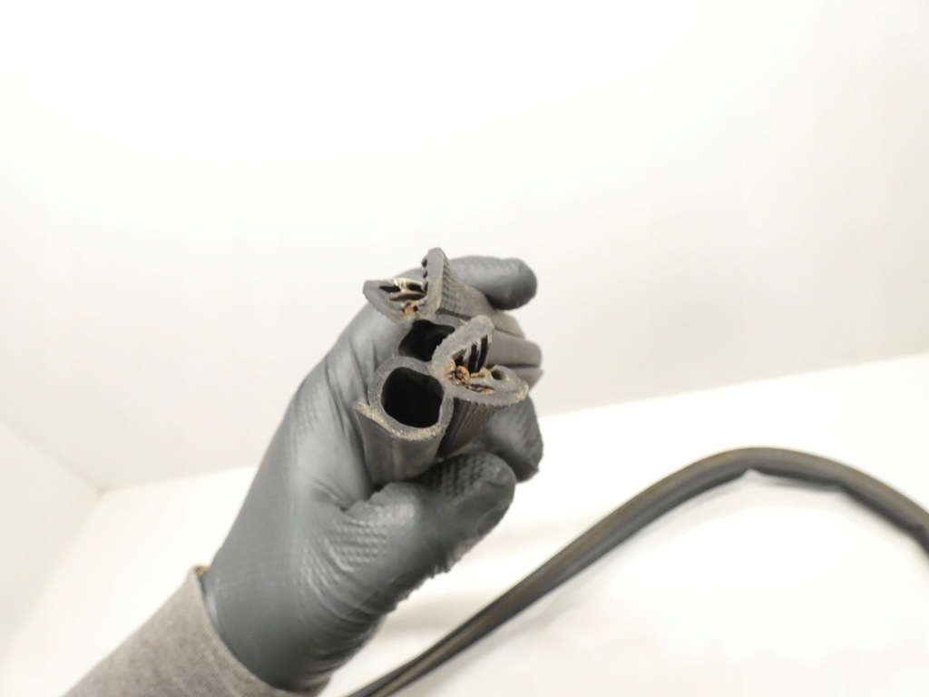 фото №13, Прокладка кришки багажника dacia logan i sedan 04-09