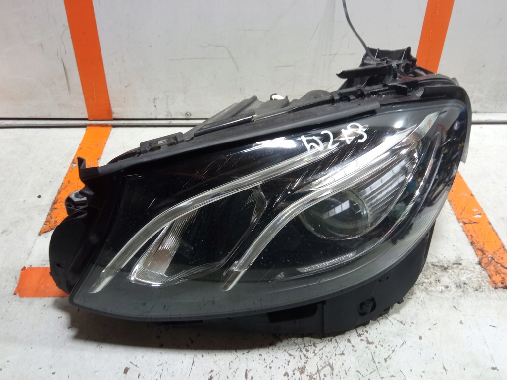 фото №1, Mercedes w213 лампа ліва передня led a2139064104