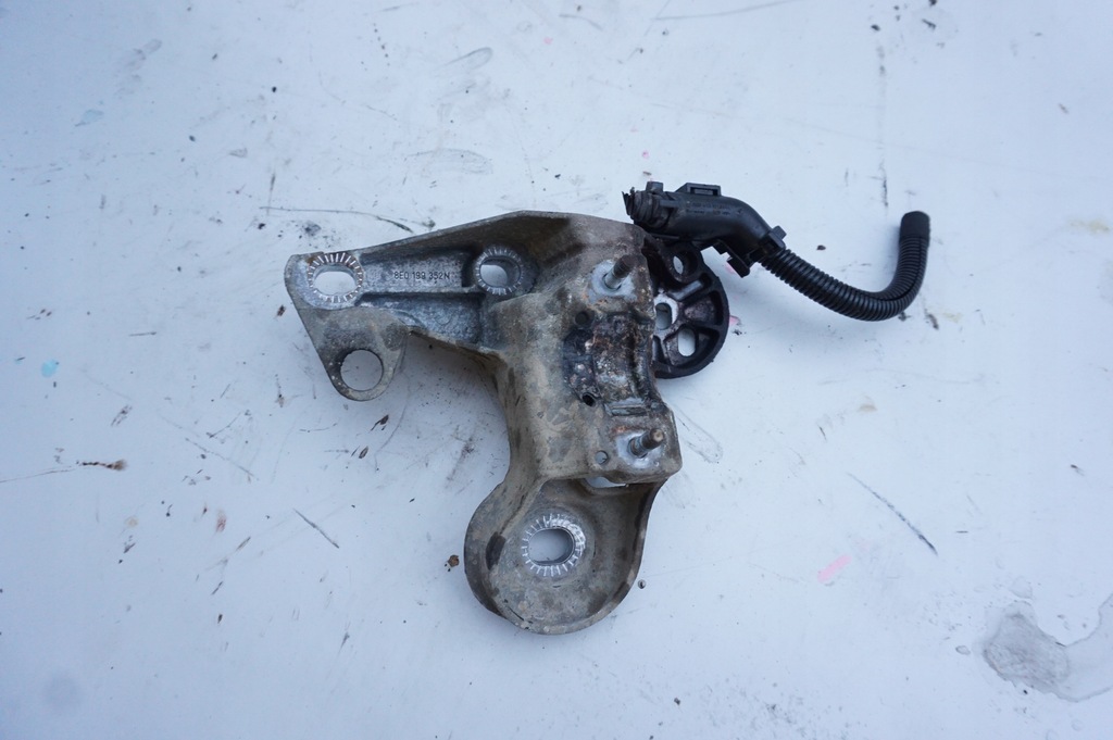 фото №1, Кронштейн 8e0199352n seat exeo 2.0 tdi