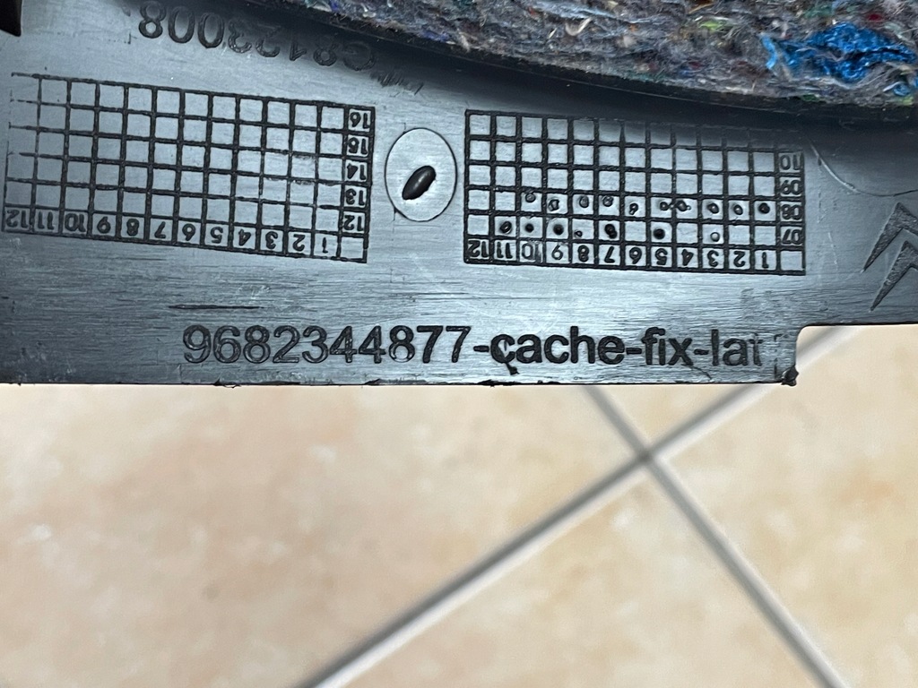 фото №7, Citroen оригинальный номер 9682344877 заглушка панели приборной панели c5 iii