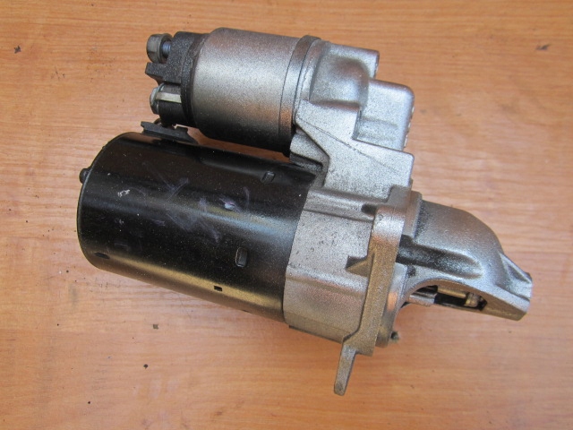 Opel corsa d e 1.2 a12xer 1.4 a14xer 1.4 turbo стартер 55566800 lux в Україні