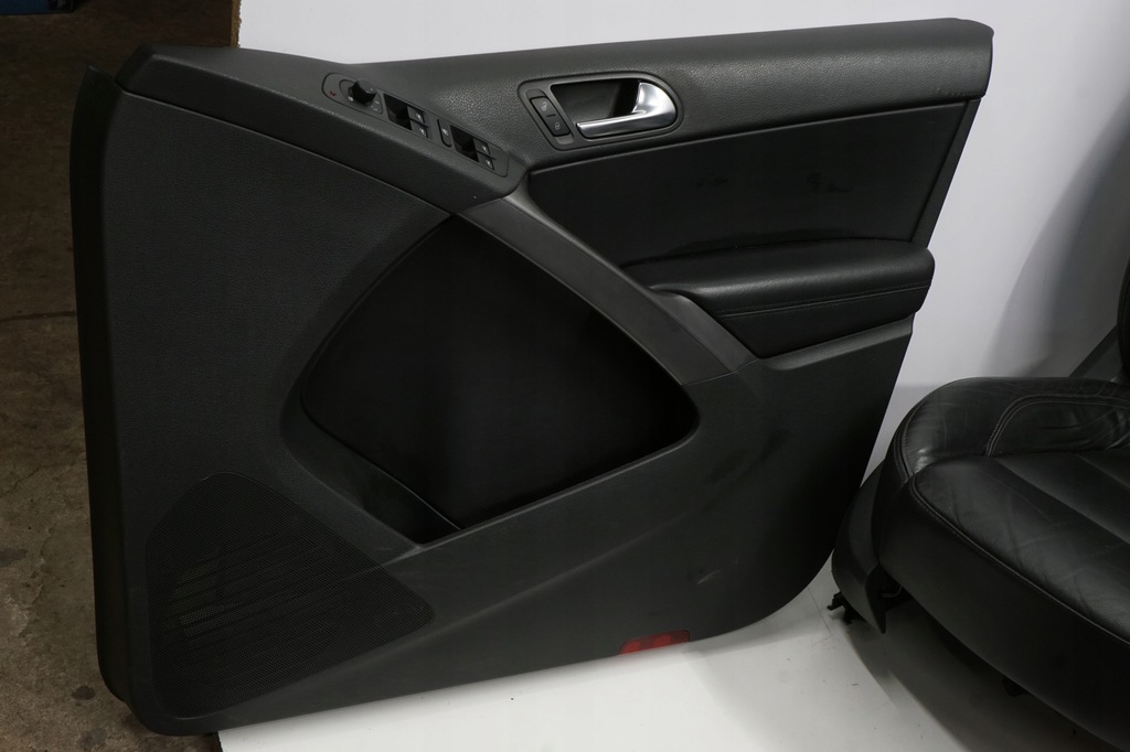 фото №10, Vw tiguan 5n 08r сиденья заднее сиденье обшивки подогрев