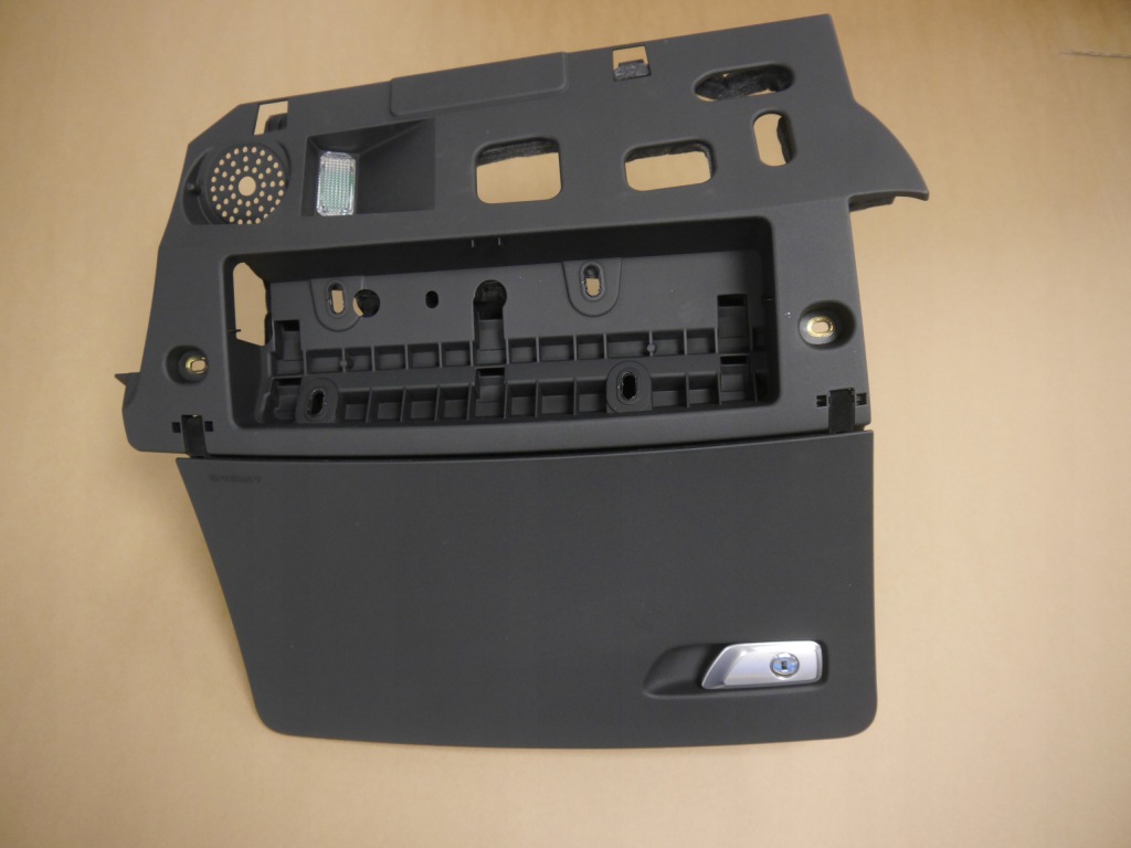 фото №1, Audi tt 8s бардачок пассажира 8s1880302