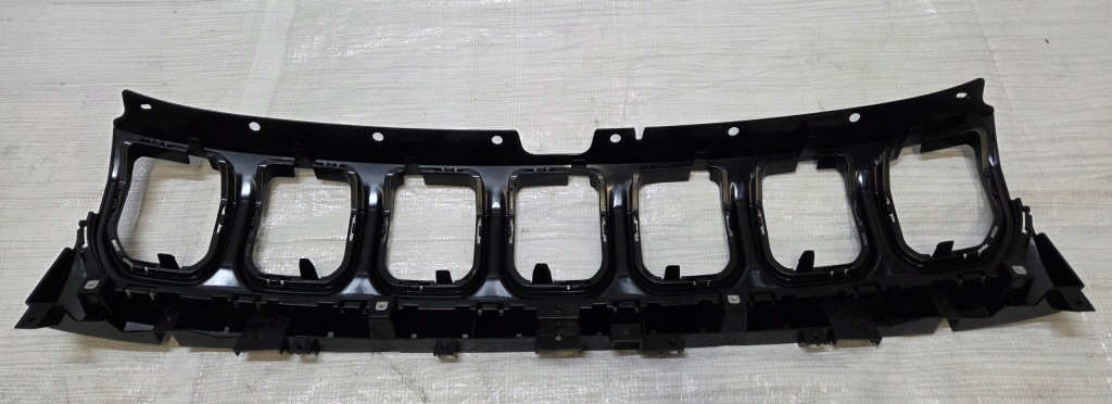 Решітка радіатора решітка  накладка радіатора jeep compass 2021- 735799456 нова оригінал Ціна