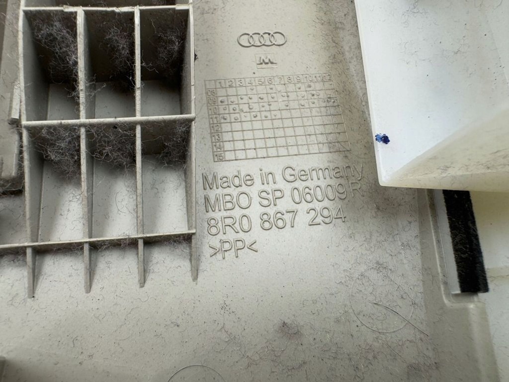 фото №12, Audi q5 sq5 2011 права сторона захист верхній стійка / b