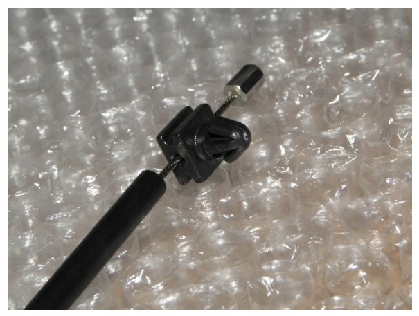 фото №13, Трос крышки двигателя citroen c5 08-