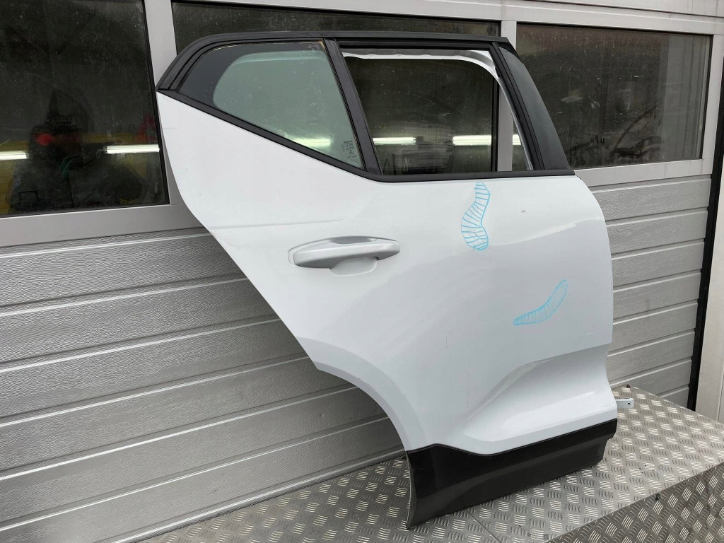 фото №3, Volvo xc40 дверь задняя правый