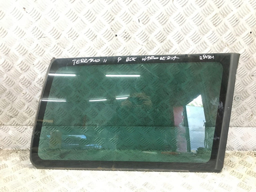 фото №1, Terrano ii стекло кузовная правый задняя