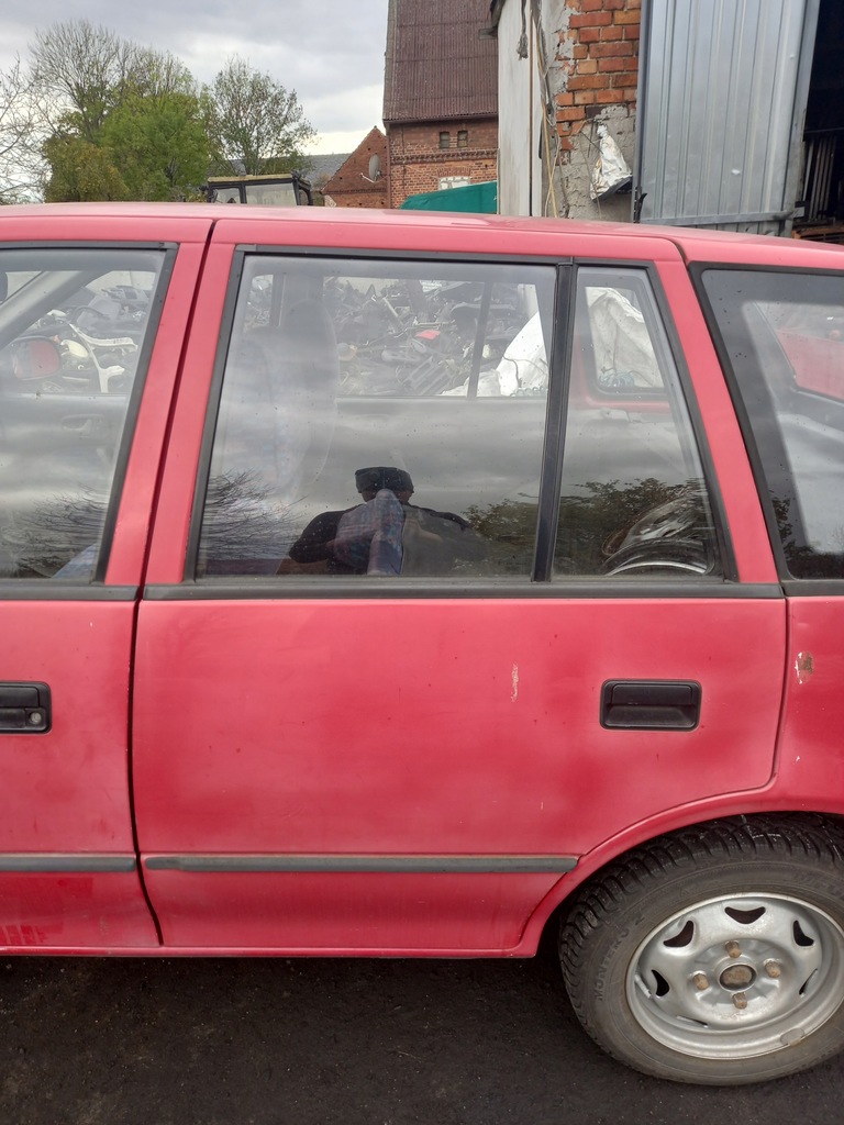 фото №12, Поворотный кулак ступица левая suzuki swift 1.0 99r lift