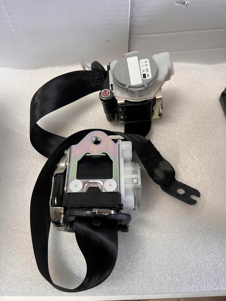 Купить Ремни задний  левый правый lamborghini urus 4ml857805a