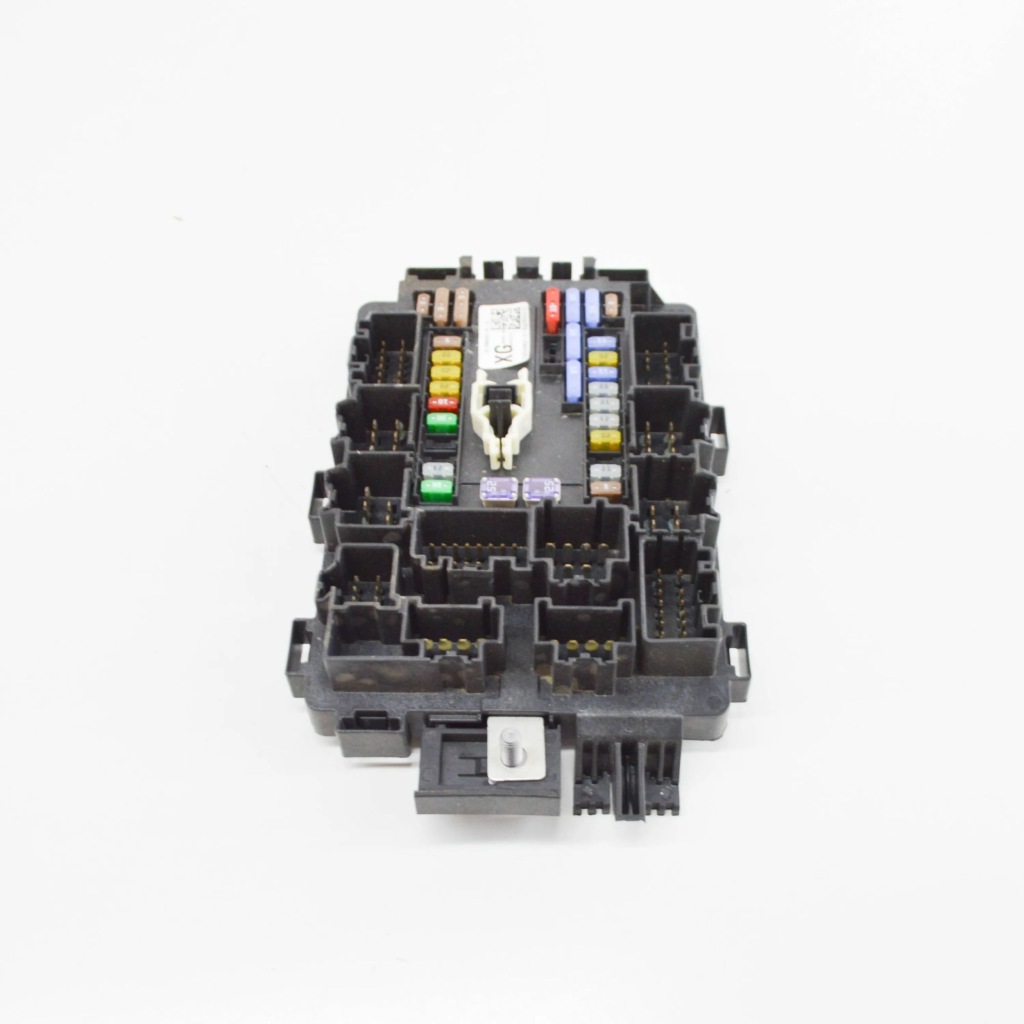 Tesla model x 2020 рамка / модуль запобіжників Ціна