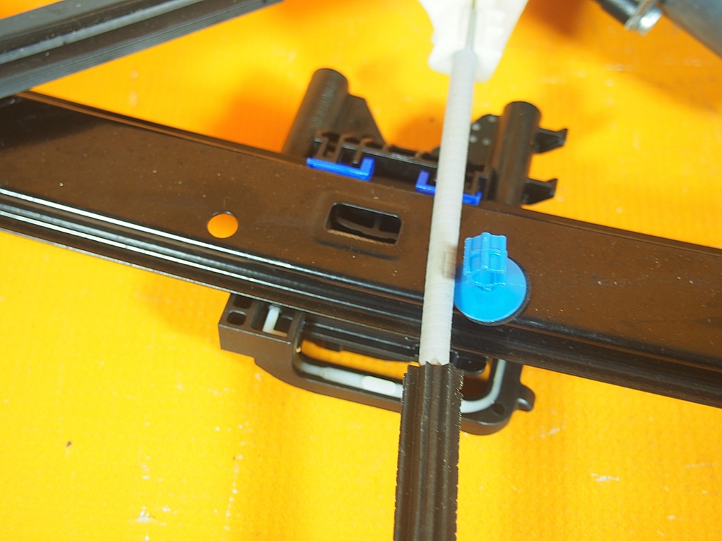 фото №8, Audi a3 s3 8v направляющая стекло перед правая двигатель 8v4837462