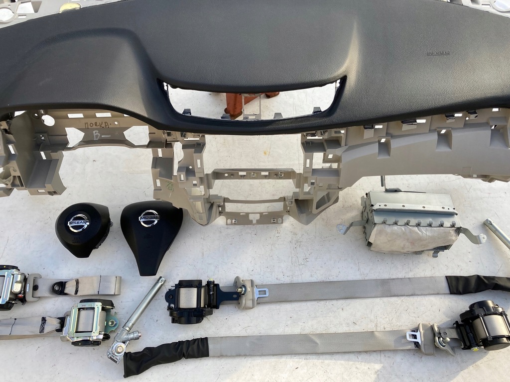 фото №7, Nissan rogue krem приборная панель консоль подушки безопасности ремни