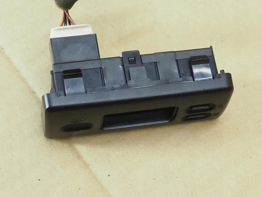 фото №7, Isuzu trooper ii 99-02 monterey i годинник