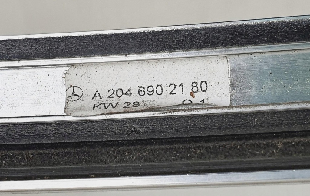 фото №8, Молдинг кузовна ліва mercedes w204 sedan