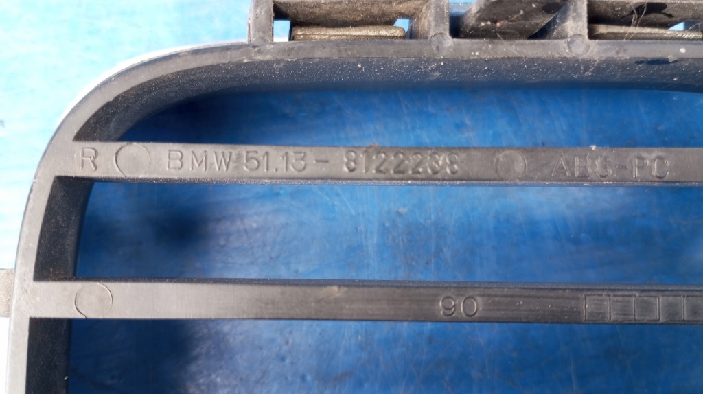 фото №7, Bmw 3 e36 cabrio 8122238 решётка радиатора решётка радиатора правая перед решётка радиатора