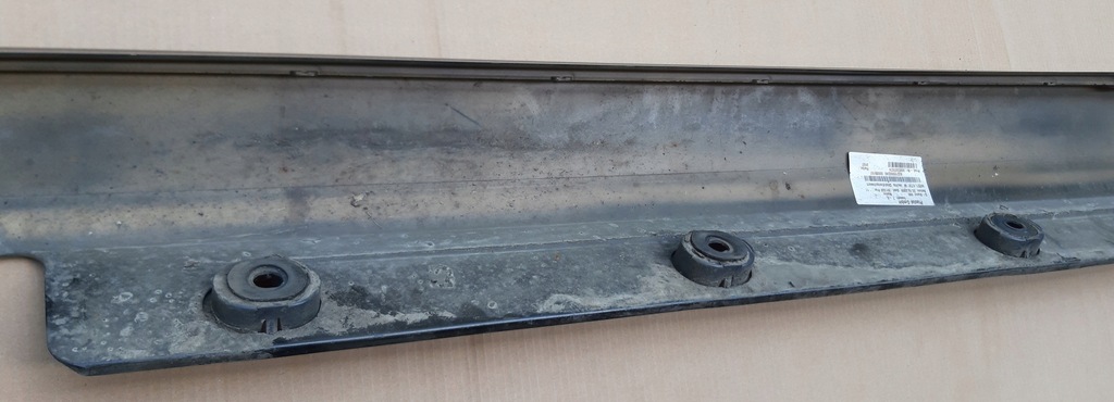 фото №11, S-klasa w221 молдинг накладка na порог правый 9197