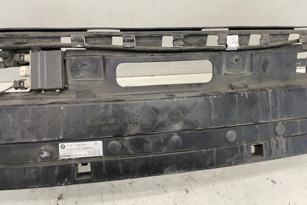 фото №14, Средний кронштейн заднего бампера bmw 7 f01, f02 8053749 3.0l дизель