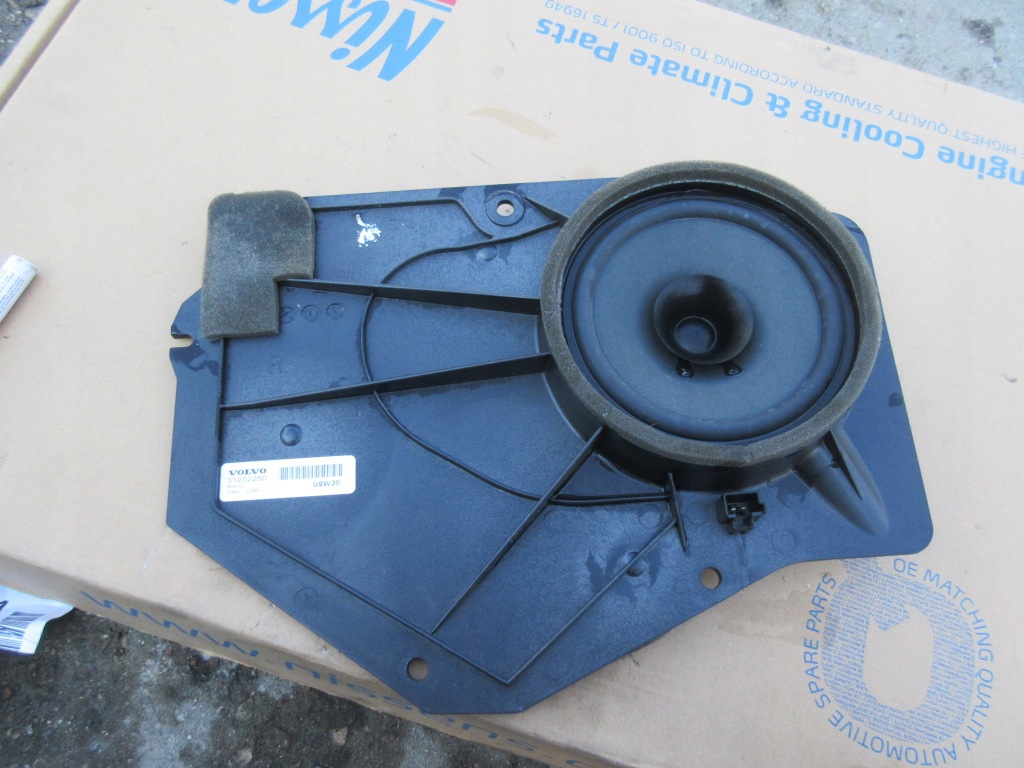 фото №1, Volvo c30 динамік задня задній правий 31252250