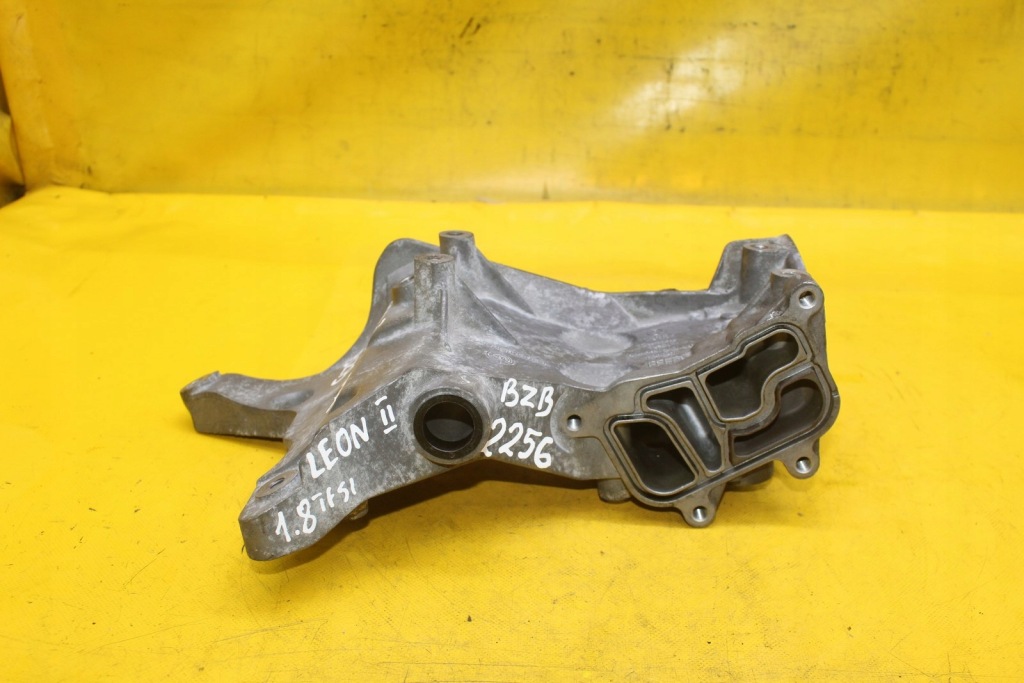 фото №5, Основа фільтра оливи seat leon ii vw audi skoda 1.8 tfsi bzb 06j903143ah