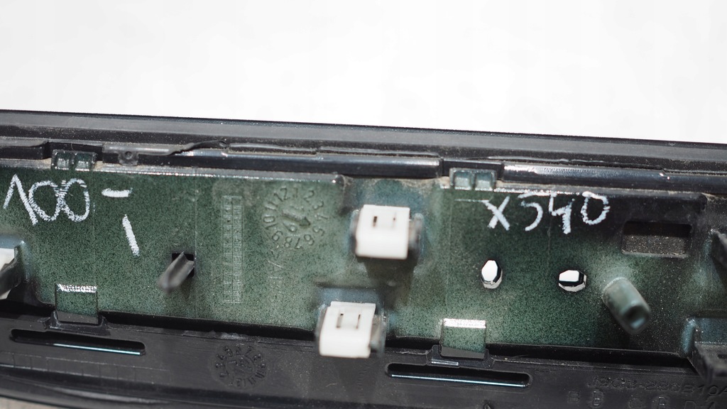 фото №9, Jaguar e-pace молдинг крыла правая j9c3-280b10a