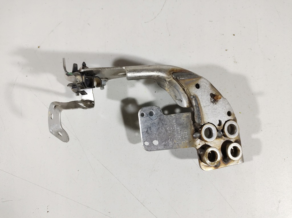 фото №6, Volvo v60 18r- кронштейн кронштейн катализатора