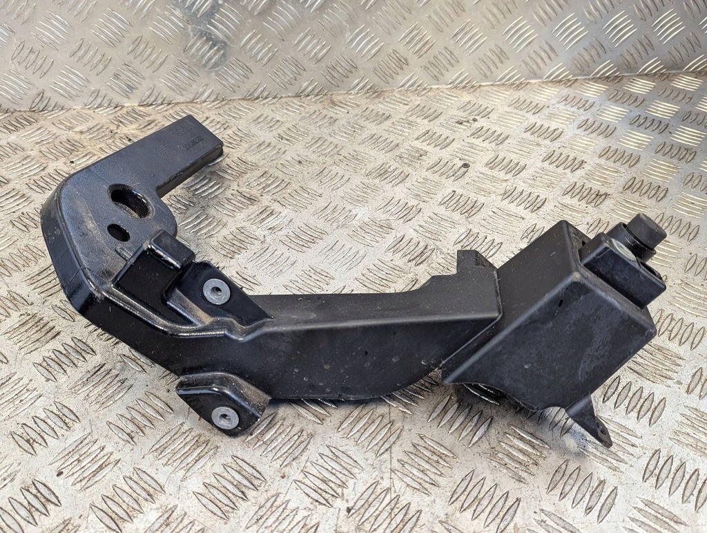 фото №10, Volvo xc40 2017-2025 направляющая кронштейн крыла левая