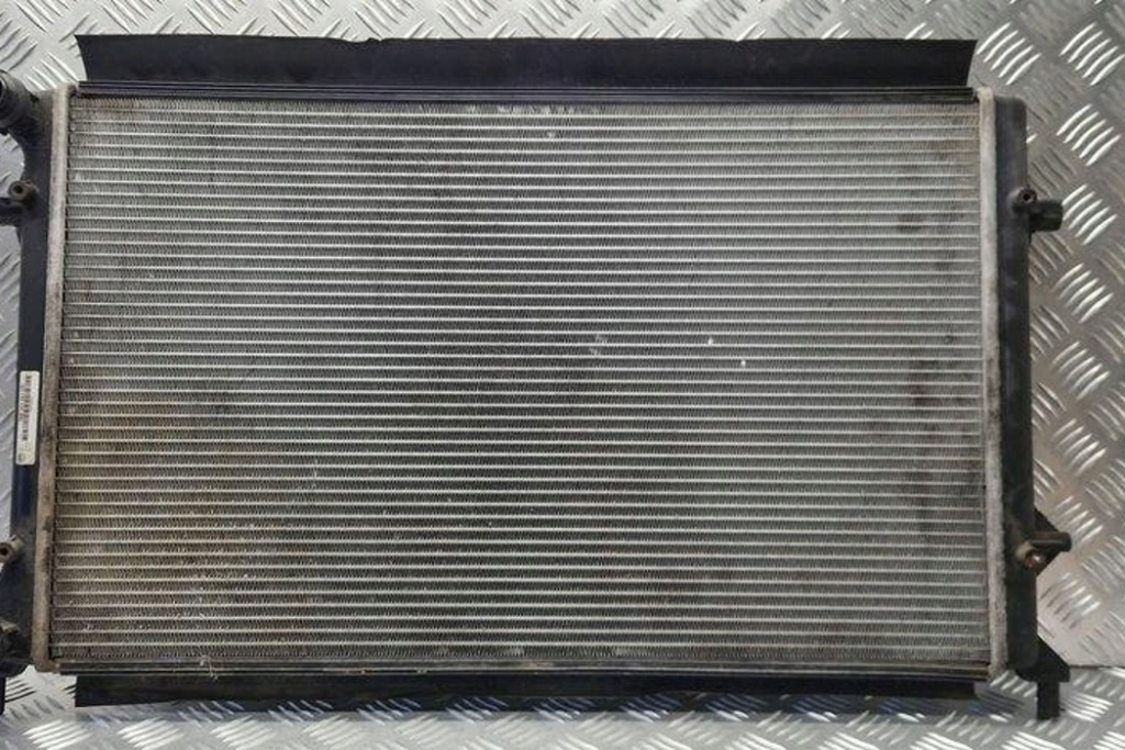 Радиатор воды vw 1k0121251cd 1.6l бензиновый 2005 Недорого