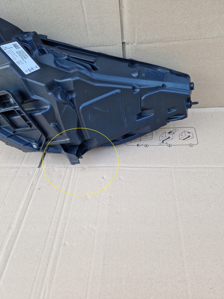 Tesla model 3 y рестайлінг  20- фара перед правий full led європа  151495300d Доставка