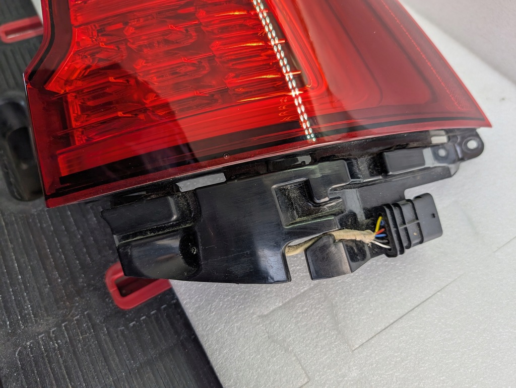 фото №9, Volvo v60 ii лампа права задня правий задня 32291359