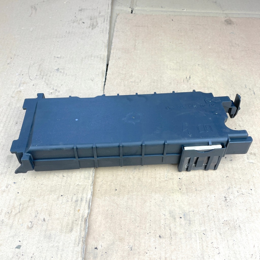 фото №7, Mercedes x117 w117 117 cla 1.6 cgi кришка коробка запобіжників