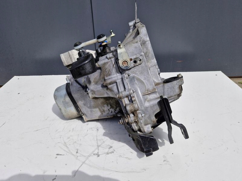 Opel crossland x peugeot 2008 1 1 1.2 vti коробка передач передач механическая коробка передач 5b 20a705 с Разборки