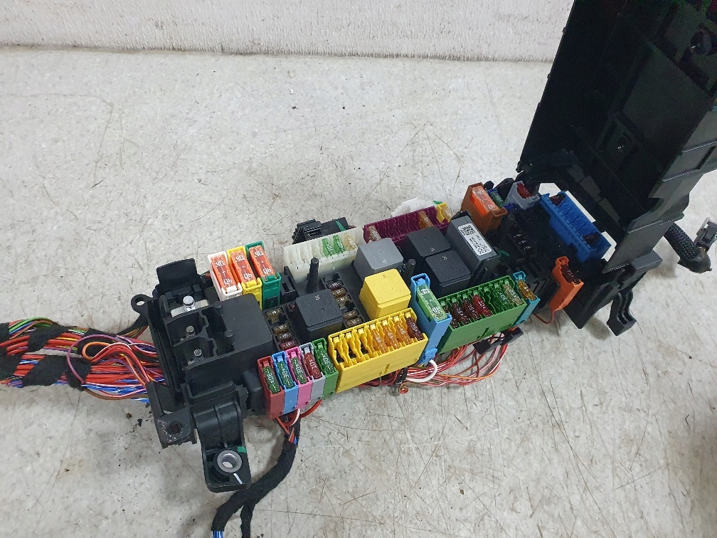 фото №1, W176 cla 117 lift 4matic aut коробка запобіжників задня