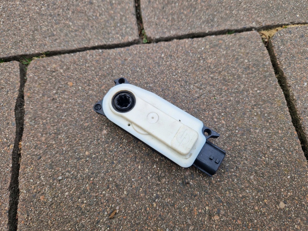 фото №1, Моторчик жалюзі повітря renault dacia різні modele 6477r1012