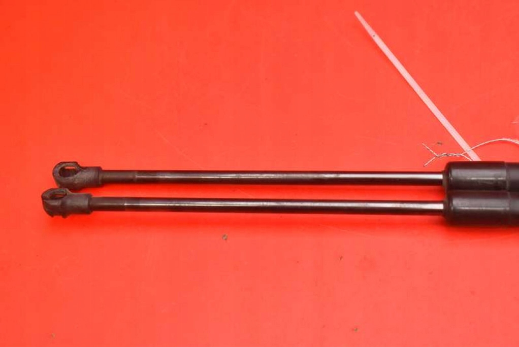 фото №6, Привод амортизаторы крышки 8p3627552b audi a3 8p 3d 04-08