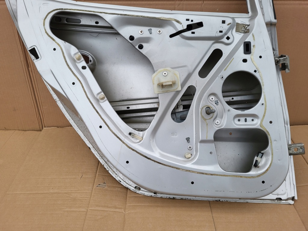фото №8, Дверь левый задняя - peugeot 206