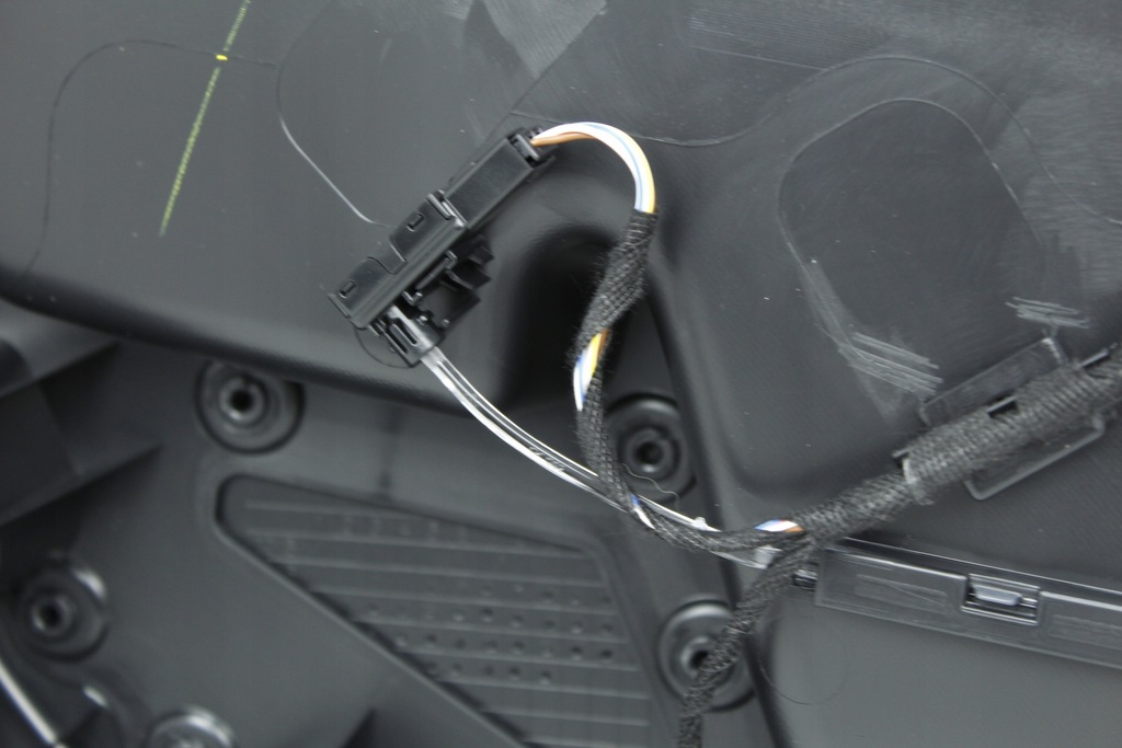 фото №6, Обшивка дверь правый перед alcantara bmw f60 lci