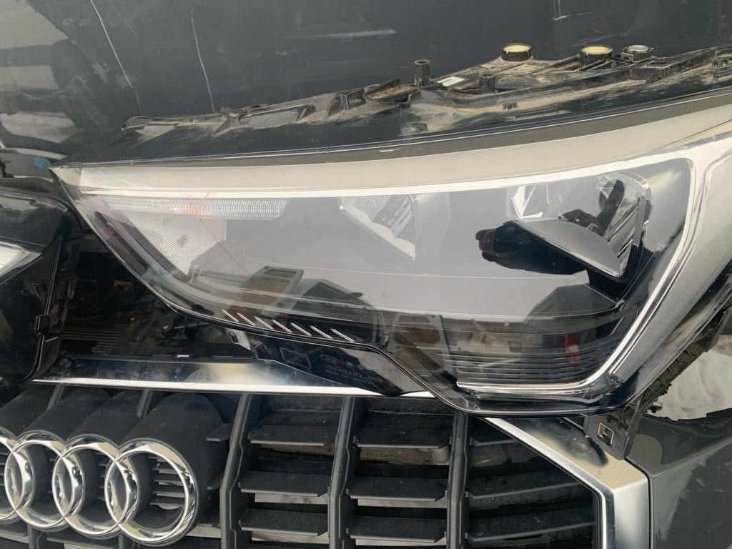 фото №6, Бампер капот лампа радиатор kompletny перед audi q3 83a led новый model