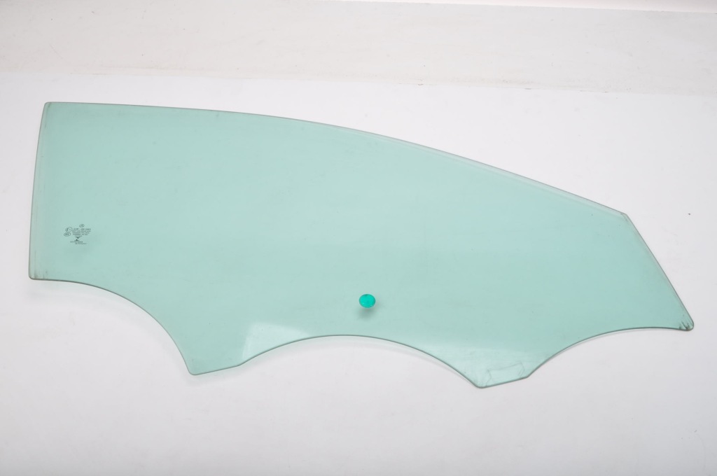 фото №1, Mercedes gla x156 стекло правая передняя 16r