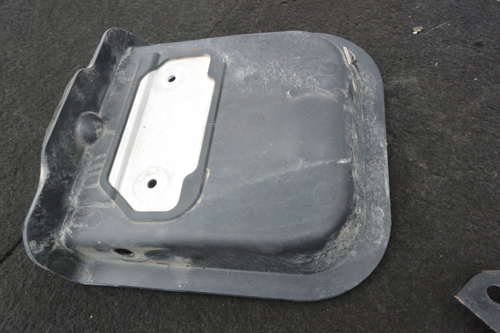 Засувка замка капот корпус tesla model s 12-16 Київ