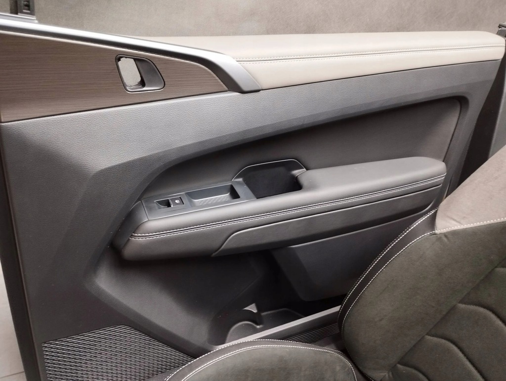 фото №13, Vw amarok ii 2023 сидіння обшивки сидіння kanpa подушки безпеки alcantara