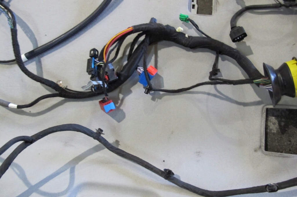 Opel crossland x p17 h75 1.2 b12xht джгут електропроводка відсік двигуна Оригінал